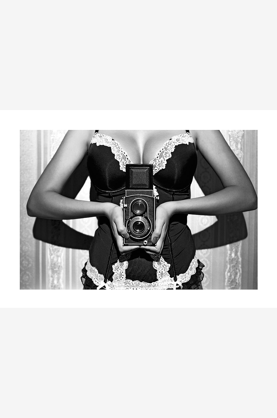 Malerifabrikken – Poster Attention please – Svart – Posters – Från Homeroom