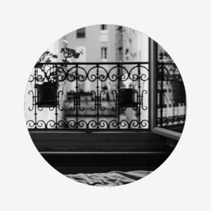 Malerifabrikken – Tavla Love in Paris – Svart – Tavlor – Från Homeroom