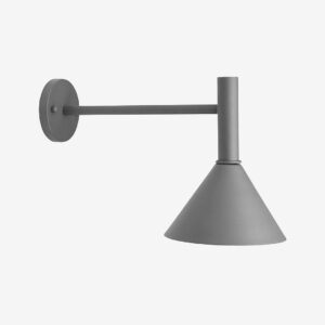 PR Home – Fasadlampa Tripp 230V IP44 50 cm – Grå – Fasadbelysning – Från Homeroom