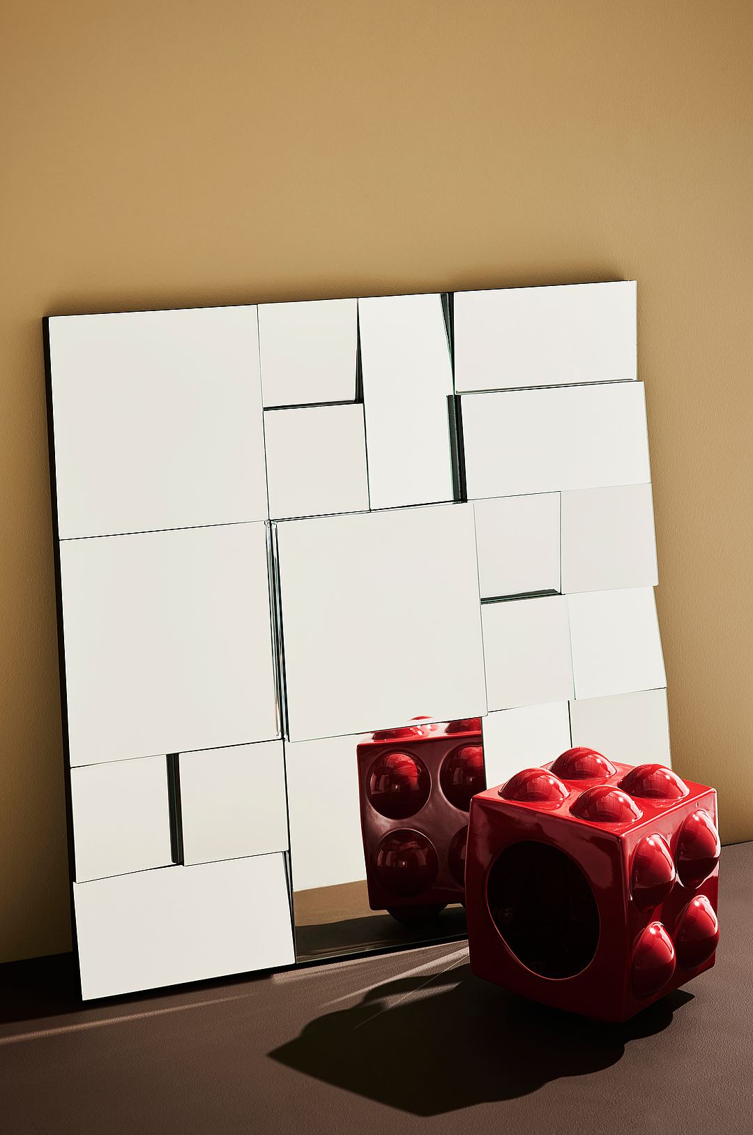 Pastill – Farrah spegel 90×90 cm – Silver – Stora speglar – Från Homeroom