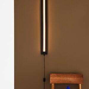 Pastill – Tarmy LED vägglampa 90 cm – Svart – Vägglampor – Från Homeroom