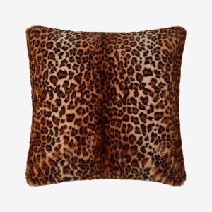 Skinnwille – Kudde Leo 65×65 cm – Flerfärgad – Prydnadskuddar & kuddfodral – Från Homeroom