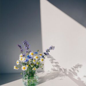 Venture Home – Poster Flowers – Vit – Posters – Från Homeroom