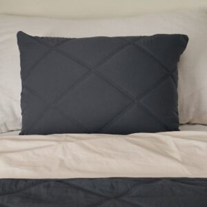 &Home – Kuddfodral Heaven Check – Svart – Prydnadskuddar & kuddfodral – Från Homeroom