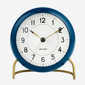 Arne Jacobsen – Bordsur Station, Ø11 cm – Blå – Väggklockor & bordsur – Från Homeroom