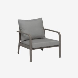 Hillerstorp – Fåtölj Hånger Sand arm Dynor fjädergrå – Beige – Utefåtöljer – Från Homeroom