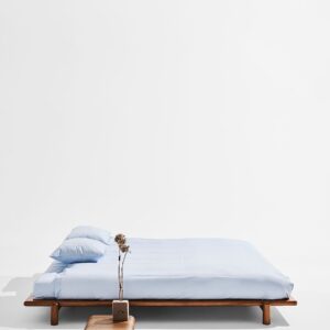 Pastill – Julie sängram i furu 180 cm – Brun – Sängramar – Från Homeroom