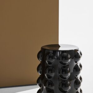 Pastill – Piper keramikpall/sidobord – Svart – Avlastningsbord & sidobord – Från Homeroom