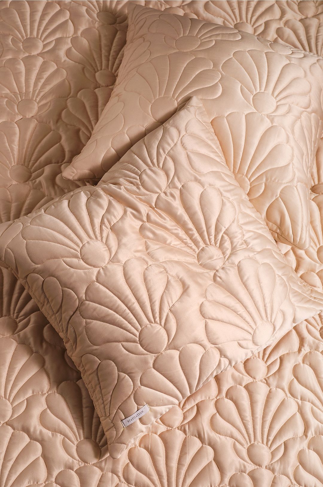 Staycation – Kuddfodral Des Jazzy – Rosa – Prydnadskuddar & kuddfodral – Från Homeroom