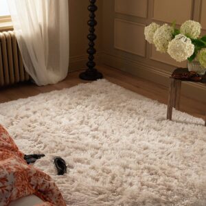 Staycation – Ryamatta Fluffy – Vit – Lugg & ryamattor – Från Homeroom