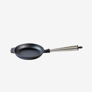 Carl Victor – Stekpanna i gjutjärn Ø 18 cm – Svart – Stekpannor & grillpannor – Från Homeroom