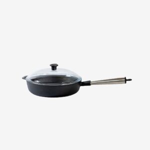 Carl Victor – Traktörpanna i gjutjärn med glaslock Ø 25 cm – Svart – Stekpannor & grillpannor – Från Homeroom