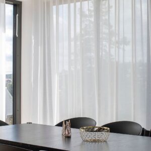 Hasta – Gardin Viska 268×280 cm – Vit – Hanklängder – Från Homeroom